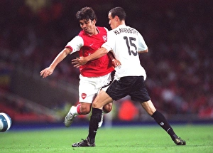 Eduardo (Arsenal) Jiri Kladrubsky (Sparta)