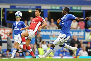 Everton v Arsenal 2009-10 Collection: Eduardo (Arsenal) Joseph Yobo (Everton)