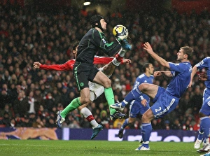 Arsenal v Chelsea 2009-10 Gallery: Eduardo (Arsenal) Petr Cech (Chelsea). Arsenal 0: 3 Chelsea, Barclays Premier League
