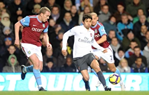 Aston Villa v Arsenal 2009-10 Gallery: Eduardo (Arsenal) Richard Dunne (Villa). Aston Villa 0: 0 Arsenal. Barclays Premier League