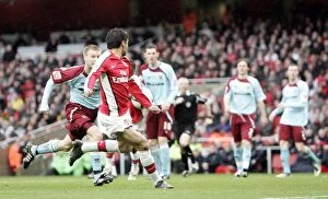 Arsenal v Burnley FA Cup 2008-9 Collection: Eduardo's Strike: Arsenal's 3-0 FA Cup Victory Over Burnley (March 8, 2009)