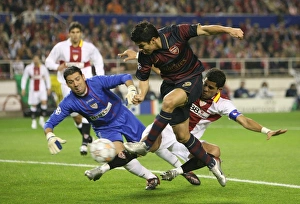 Eduardo's Stunner: Seville 3-1 Arsenal, Champions League Goal Past Daniel Alves & Palop