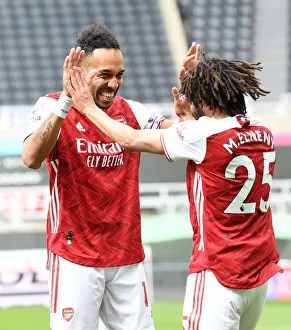 Elneny and Aubameyang Celebrate Arsenal's Goal in Empty St. James Park (Newcastle United vs Arsenal, 2021-22 Premier League)