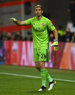 Emi Martinez in Action: Arsenal's Europa League Battle against Eintracht Frankfurt