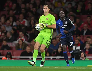 Emi Martinez in Action: Arsenal's Victory over Nottingham Forest in Carabao Cup