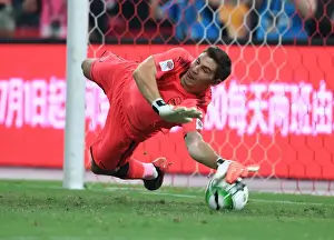Emiliano Martinez Saves Penalty in Thrilling Bayern Munich vs. Arsenal Shootout