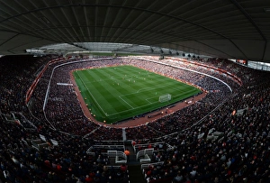Arsenal V Manchester City 2016-17 Prints: Emirates Battle: Arsenal vs Manchester City, Premier League 2016-17