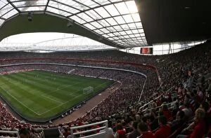 Images Dated 24th April 2010: Emirates Stadium. Arsenal 0: 0 Manchester City. Barclays Premier League