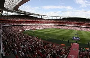 Emirates stadium waits for the teams to walk out onto the pitch