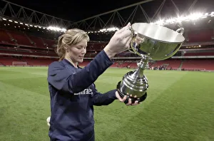 Arsenal Ladies v Chelsea 2007-8 Collection: Emma Byrne (Arsenal) with the Premier League
