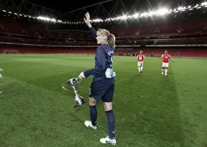 Arsenal Ladies v Chelsea 2007-8 Collection: Emma Byrne (Arsenal) with the Premier League Trophy
