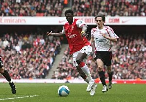 Arsenal v Liverpool 2007-08 Collection: Emmanuel Adebayor (Arsenal) crosses the ball