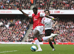Arsenal v Liverpool 2007-08 Collection: Emmanuel Adebayor (Arsenal) crosses the ball