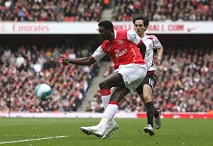 Arsenal v Liverpool 2007-08 Collection: Emmanuel Adebayor (Arsenal) crosses the ball