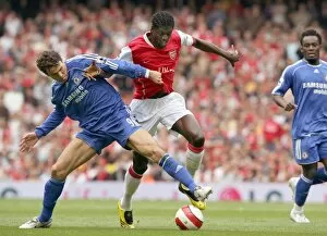 Images Dated 6th May 2007: Emmanuel Adebayor (Arsenal) Khalid Boulahrouz (Chelsea)
