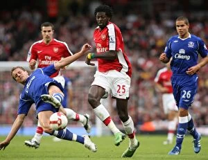 Images Dated 18th October 2008: Emmanuel Adebayor (Arsenal) Phil Jagielka (Everton)