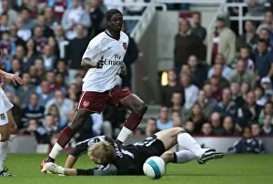 West Ham United v Arsenal 2007-08 Collection: Emmanuel Adebayor (Arsenal) Rob Green (West Ham)