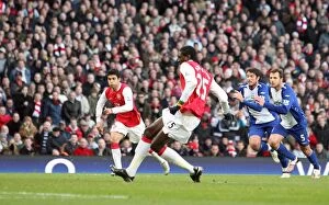Images Dated 12th January 2008: Emmanuel Adebayor scores Arsenals goal from the penalty spot