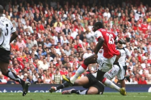 Arsenal v Fulham 2006-07 Collection: Emmanuel Adebayor shoots past Fulham goalkeeper Antti Niemi to score the 2nd Arsenal goal