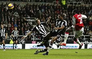 Newcastle United v Arsenal 2007-8 Collection: Emmanuel Adebayor shoots past Shay Given to score the Arsenal goal