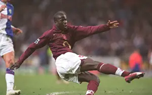 Emmanuel Eboue (Arsenal). Blackburn Rovers 1: 0 Arsenal. FA Premiership