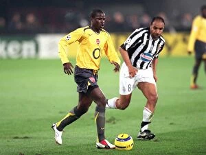 Images Dated 6th April 2006: Emmanuel Eboue (Arsenal) Emerson (Juve). Juventus 0: 0 Arsenal