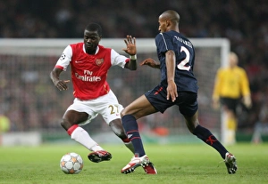 Emmanuel Eboue (Arsenal) Mickael Tavares (Slavia)