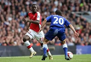 Arsenal v Everton 2008-9 Collection: Emmanuel Eboue (Arsenal) Steven Pienaar (Everton)