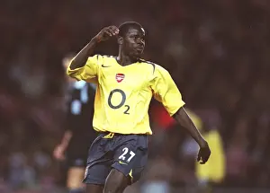Emmanuel Eboue's Thrilling Goal: Arsenal's Dominance over Sunderland in Carling League Cup (Round 3, 2005)