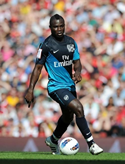Arsenal V Boca Juniors 2011-12 Prints: Emmanuel Frimpong in Action: Arsenal vs Boca Juniors, Emirates Cup 2011