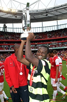 Emmanuel Frimpong (Arsenal) with the Emirates Trophy. Arsenal 3:2 Celtic Emmanuel Frimpong (Arsenal) with the Emirates Trophy. Arsenal 3:2 Celtic