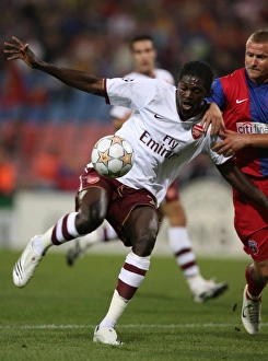 Emmauel Adebayor (Arsenal) Eugen Baciu (Steaua)