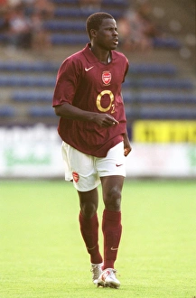 Emmaunel Eboue (Arsenal). Beveren 3: 3 Arsenal. Pres Season Friendly