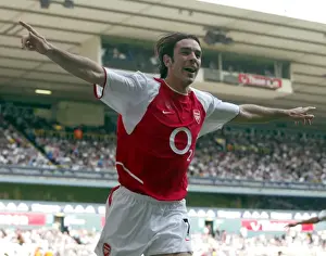 Euphoria Unleashed: Arsenal's Unforgettable Second Goal vs. Tottenham, FA Premiership 2004