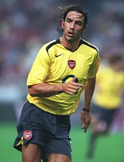 Euphoria Unleashed: Robert Pires Scores the Unforgettable Winning Goal at Amsterdam Tournament 2005