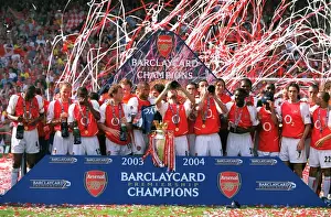 FA Premiership Showdown: Arsenal vs Leicester City at Highbury, 2004