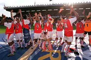 FA Premiership Showdown: Arsenal vs Leicester City at Highbury (May 2004)