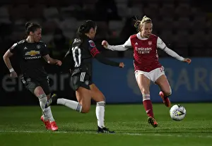 FA WSL Rivalry Unfolds: Beth Mead vs Katie Zelem in Empty Arsenal vs Manchester United Women's Match: A Battle of Stars Amidst COVID-19 Restrictions