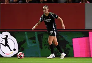 FC Bayern München v Arsenal FC - UEFA Women's Champions League 2024/25 Group Stage MD1 FC Bayern Munchen v Arsenal FC - UEFA Women's Champions League 2024/25 Group Stage MD1
