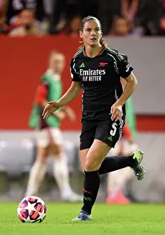 Bayern Munich Women V Arsenal Women 2024-25 Prints: FC Bayern München v Arsenal FC - UEFA Women's Champions League 2024/25 Group Stage MD1 FC Bayern Munchen v Arsenal
