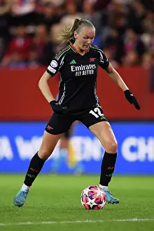 Bayern Munich Women V Arsenal Women 2024-25 Prints: FC Bayern München v Arsenal FC - UEFA Women's Champions League 2024/25 Group Stage MD1 FC Bayern Munchen v Arsenal