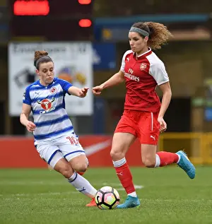 Fight for Dominance: Janssen vs. Bruton in the WSL Clash Between Reading and Arsenal
