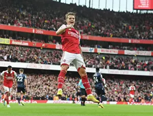 Five-Star Odegaard: Martin's Brace Leads Arsenal's Rampage against Nottingham Forest (2022-23)