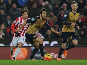 Stoke City v Arsenal 2015-16 Collection: Flamini and Ramsey in Action: Arsenal vs. Stoke City, Premier League 2015-16