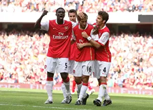 Flamini, Toure, and Fabregas: Arsenal's Unforgettable Goal Celebration vs. Paris Saint-Germain, Emirates Cup 2007