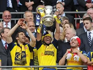 Francis Coquelin (Arsenal) lift the FA Cup after the match. Arsenal 4: 0 Aston Villa