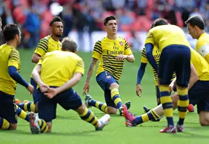 Francis Coquelin and Hector Bellerin (Arsenal) warm up before the match. Arsenal 4: 0 Aston Villa