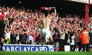 Francis Jeffers celebrates scoring the 4th Arsenal goal. Arsenal 4: 3 Everton, F