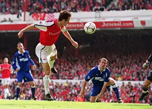 Francis Jeffers heads past Everton goalkeeper Steve Simonsen to score the 4th Arsenal goal
