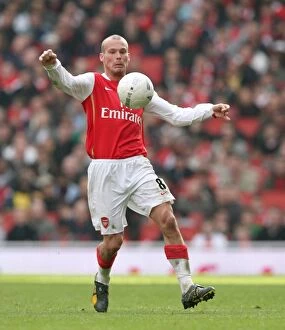 Images Dated 17th February 2007: Freddie Ljungberg in Action: Arsenal vs. Blackburn Rovers, FA Cup 5th Round, 2007